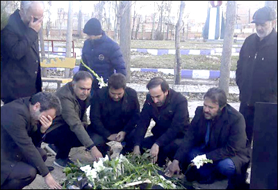 کوروش زارعی به مقام هنرمندانه‌ی مجید واحدی‌زاده ادای احترام کرد